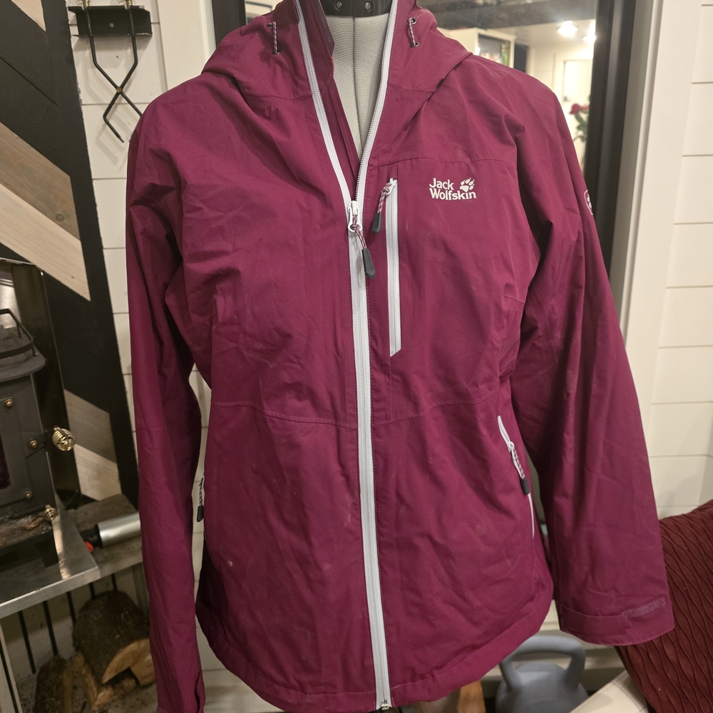 Jack Wolfskin Women's Magenta Hooded Ski Jacket